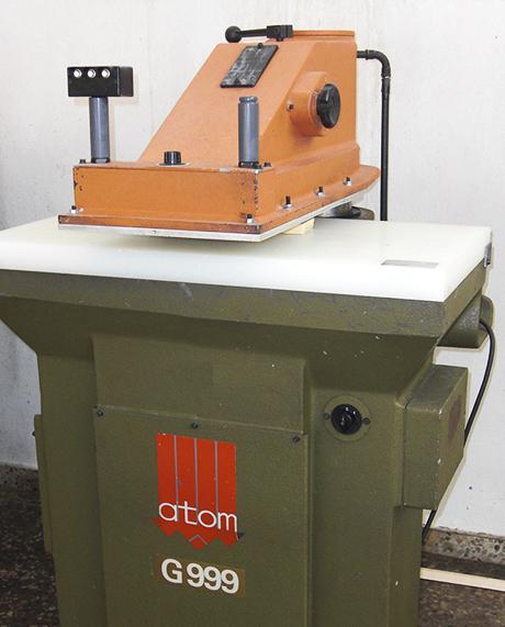 Troqueladora Brazo Giratorio para corte Atom G 999