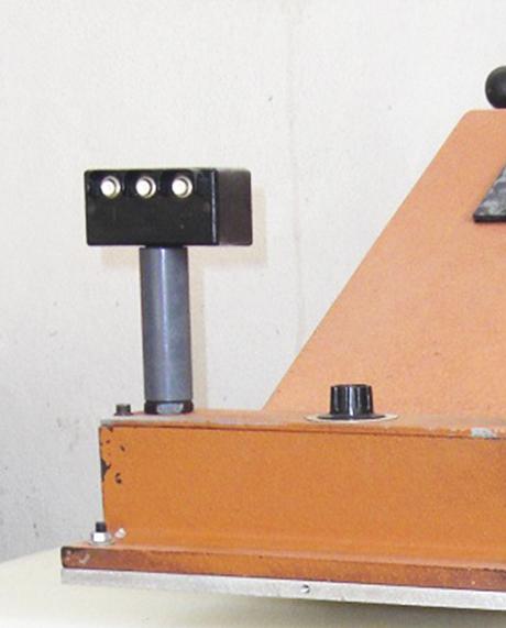 Troqueladora Brazo Giratorio para corte Atom G 999