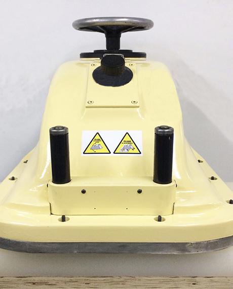 Troqueladora de Bandera Moenus