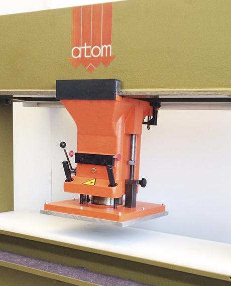 Troqueladora de Puente Atom G 888