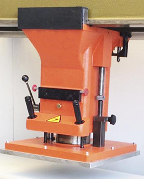 Troqueladora de Puente Atom G 888