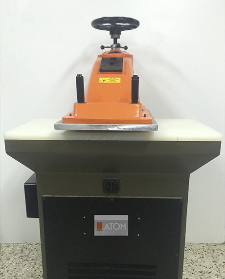 Troqueladora para cortar ATOM G222